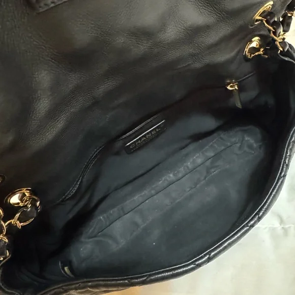 Black calfskin leather Chanel shoulder bag, gold hardware all round series 15 - Picture 6 of 15